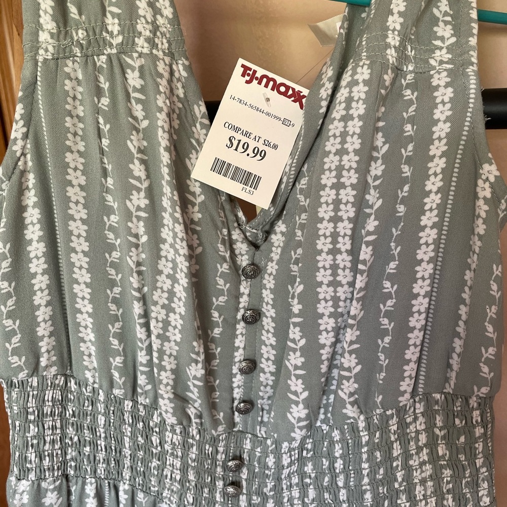 Cute green and white jumpsuit!!